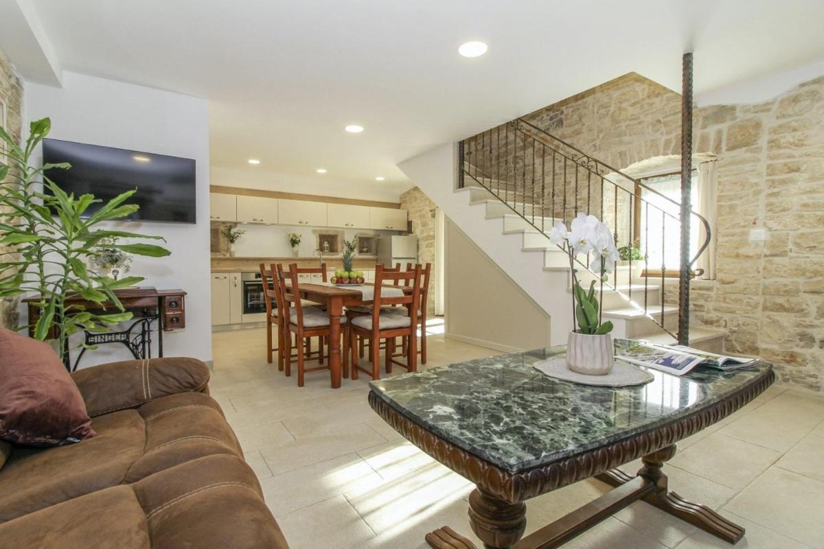 קאנפאנאר Villa Olea In Barat - Haus Fuer 6-8 Personen מראה חיצוני תמונה